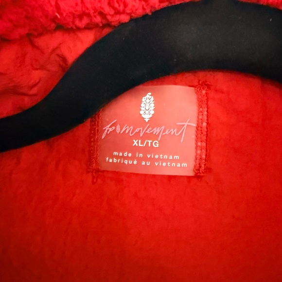 Free People FP Movement Scout It Out Red Sherpa Vest XL - Picture 4 of 5